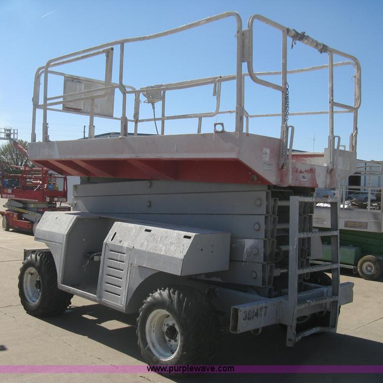 image for item B8292 2000 Mec 4191RT scissor lift