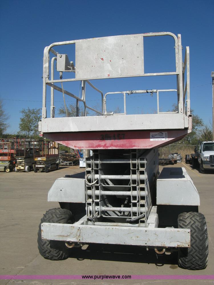 image for item B8292 2000 Mec 4191RT scissor lift