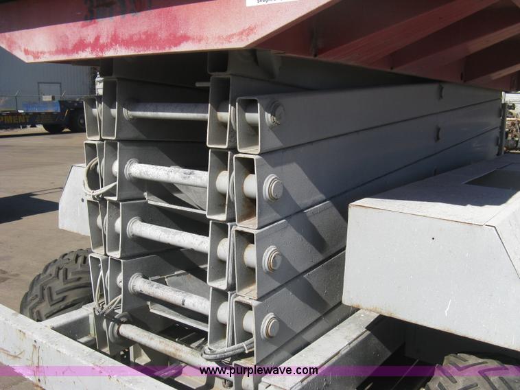 image for item B8292 2000 Mec 4191RT scissor lift
