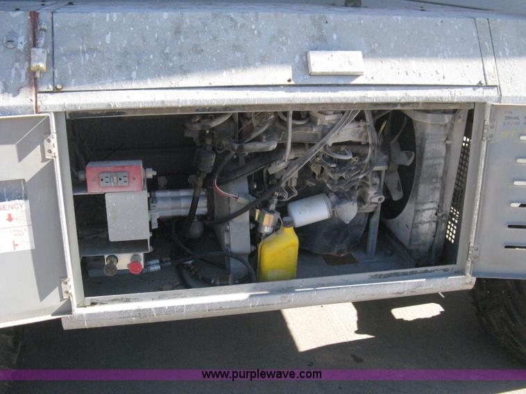 image for item B8292 2000 Mec 4191RT scissor lift