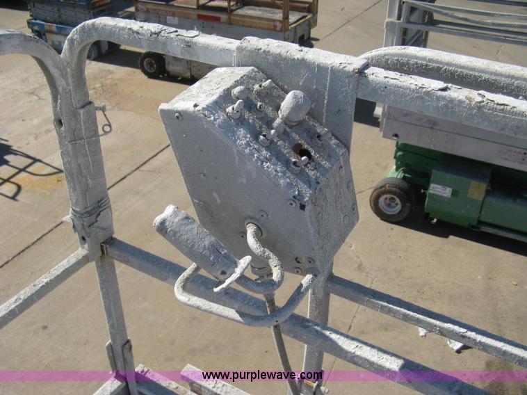 image for item B8292 2000 Mec 4191RT scissor lift
