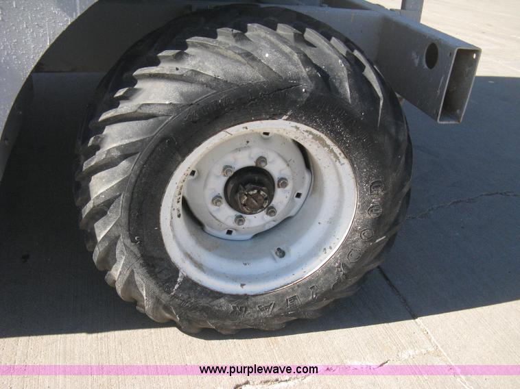 image for item B8292 2000 Mec 4191RT scissor lift