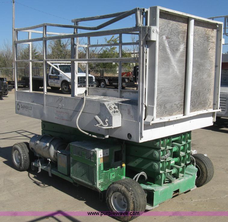 image for item B8293 1997 Mec 2558D scissor lift