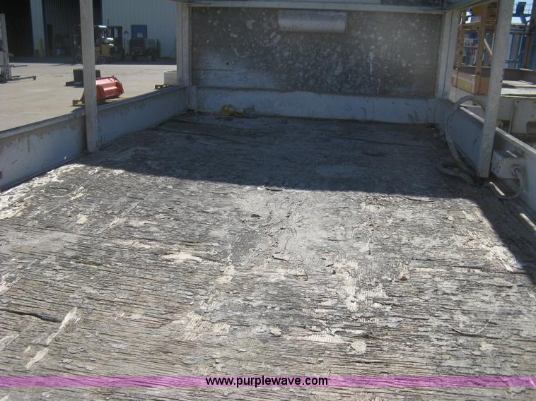 image for item B8293 1997 Mec 2558D scissor lift