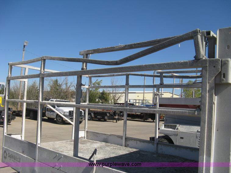 image for item B8293 1997 Mec 2558D scissor lift