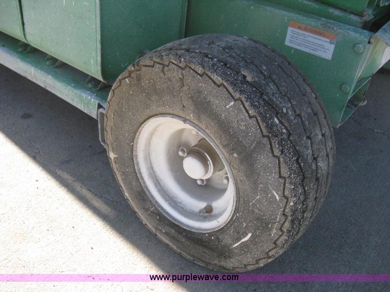 image for item B8293 1997 Mec 2558D scissor lift