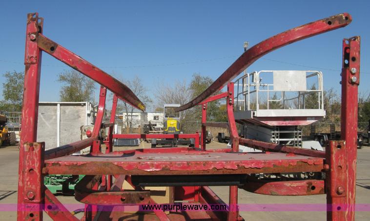 image for item B8294 2004 Mec 2633ES scissor lift