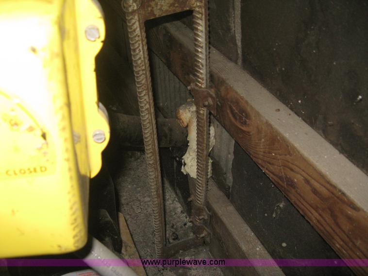 image for item B8297 Asphalt seal coating plant