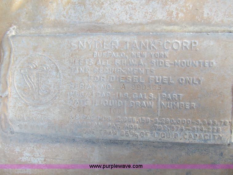 image for item C3524 1987 Freightliner semi truck