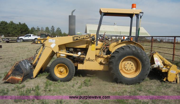 image for item D4829 Ford 345C tractor