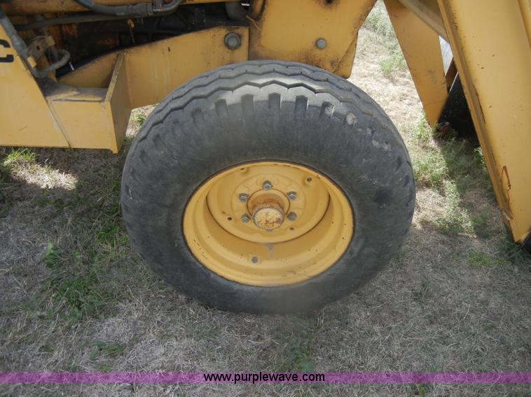 image for item D4829 Ford 345C tractor