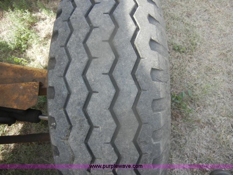 image for item D4829 Ford 345C tractor