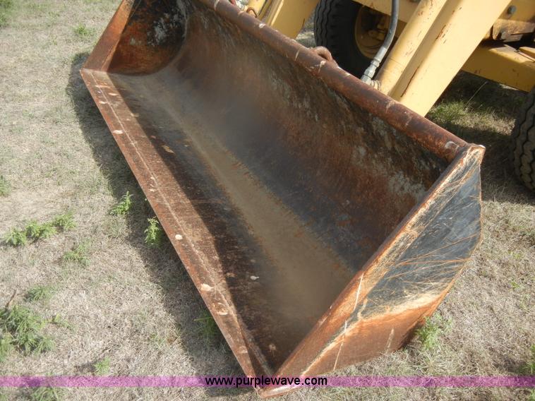 image for item D4829 Ford 345C tractor