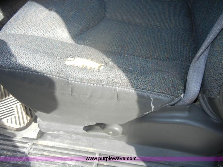 image for item D4835 2006 Chevrolet Silverado 1500 pickup truck