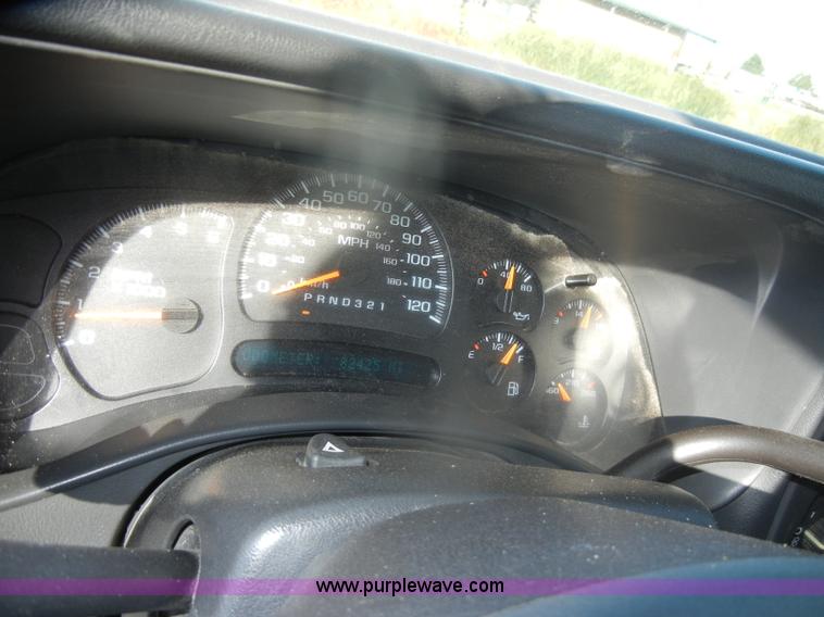 image for item D4835 2006 Chevrolet Silverado 1500 pickup truck