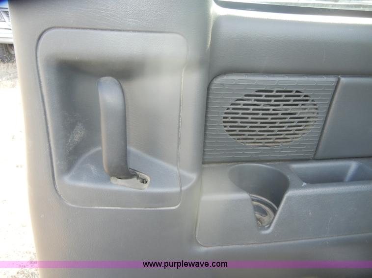 image for item D4835 2006 Chevrolet Silverado 1500 pickup truck