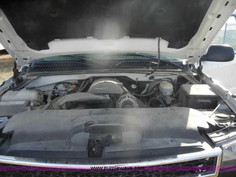 image for item D4835 2006 Chevrolet Silverado 1500 pickup truck