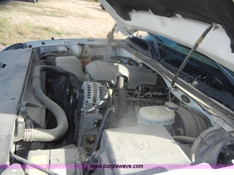 image for item D4835 2006 Chevrolet Silverado 1500 pickup truck