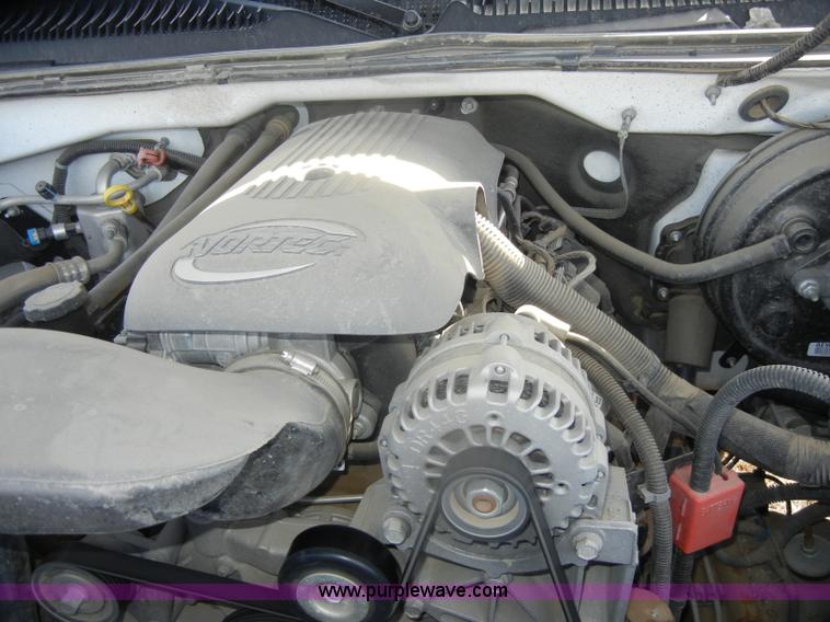 image for item D4835 2006 Chevrolet Silverado 1500 pickup truck