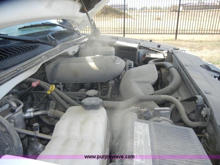 image for item D4835 2006 Chevrolet Silverado 1500 pickup truck