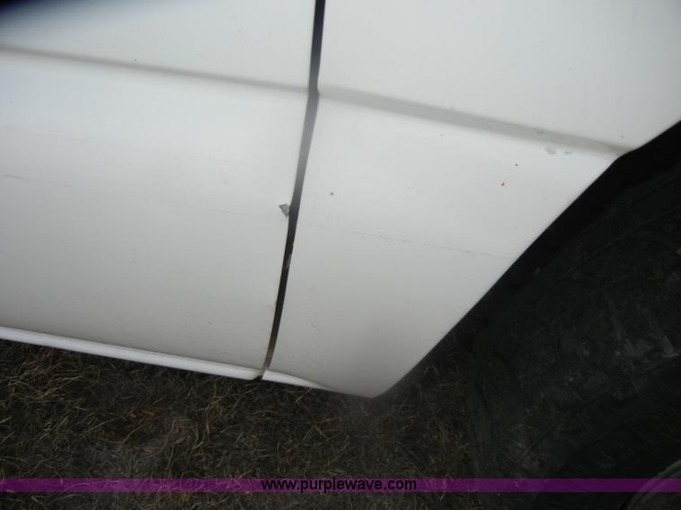 image for item D4835 2006 Chevrolet Silverado 1500 pickup truck