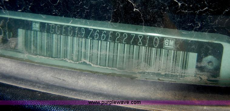 image for item D4835 2006 Chevrolet Silverado 1500 pickup truck