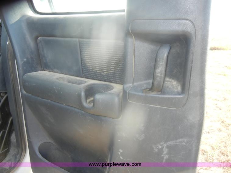 image for item D4836 2001 Chevrolet Silverado 2500HD Extended Cab pickup truck