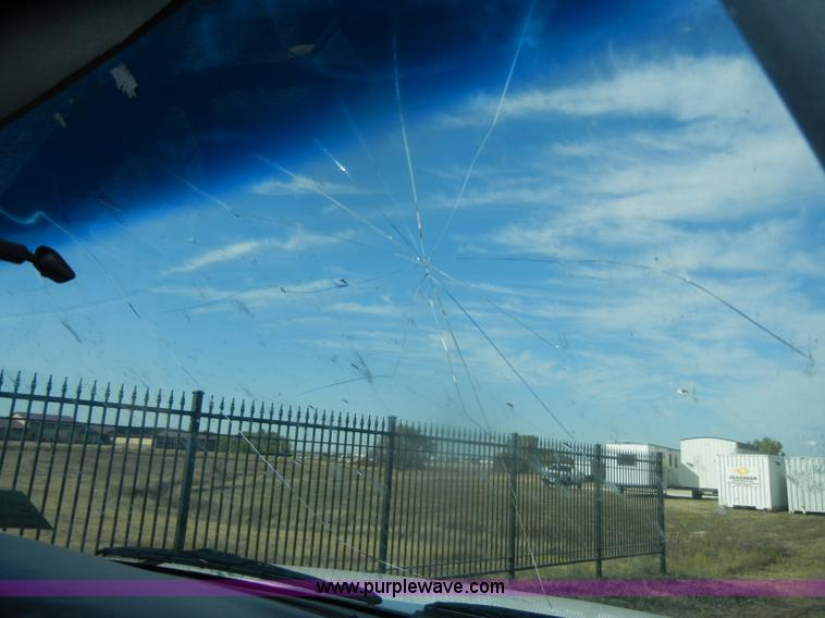 image for item D4836 2001 Chevrolet Silverado 2500HD Extended Cab pickup truck