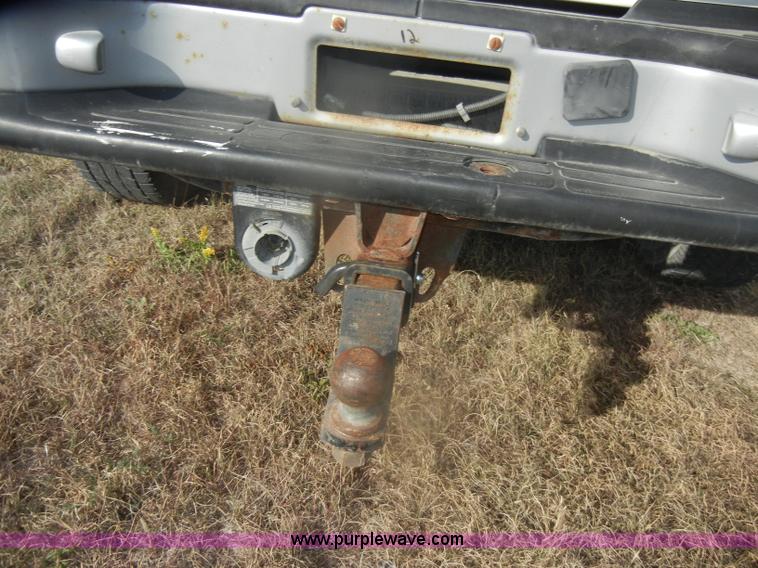 image for item D4836 2001 Chevrolet Silverado 2500HD Extended Cab pickup truck