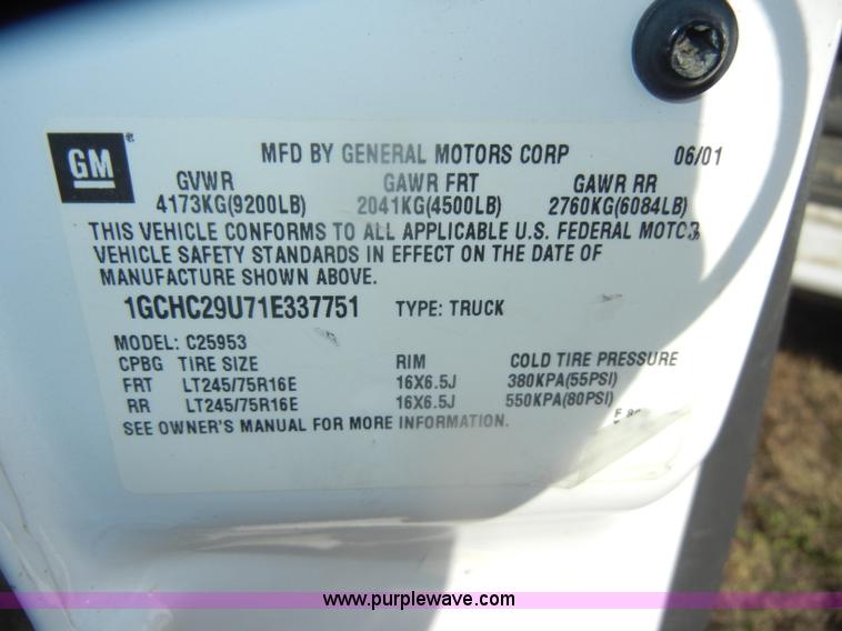 image for item D4836 2001 Chevrolet Silverado 2500HD Extended Cab pickup truck