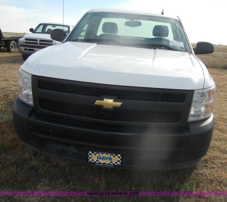 image for item D4837 2008 Chevrolet Silverado C1500 pickup truck