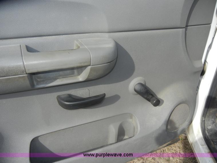 image for item D4837 2008 Chevrolet Silverado C1500 pickup truck