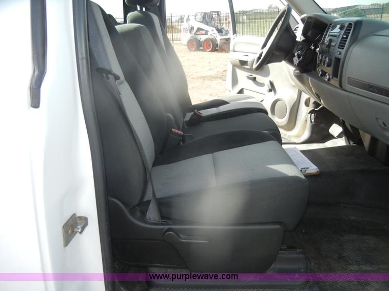 image for item D4837 2008 Chevrolet Silverado C1500 pickup truck