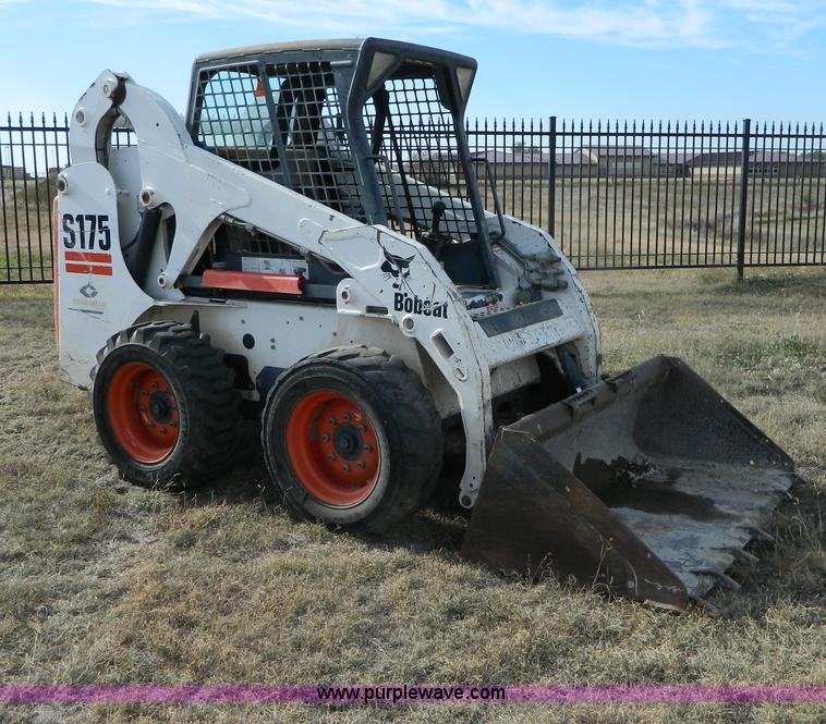 image for item D4838 2004 Bobcat S175 skid steer
