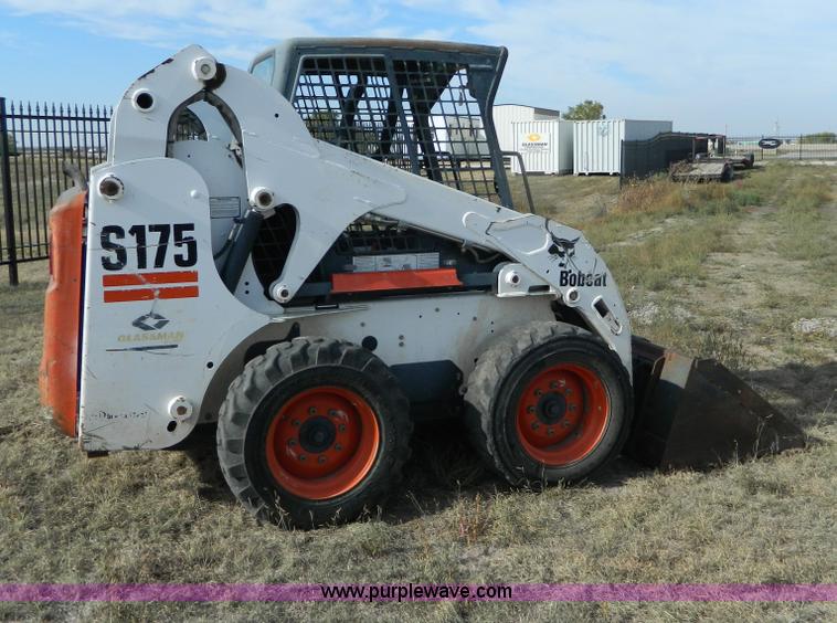 image for item D4838 2004 Bobcat S175 skid steer
