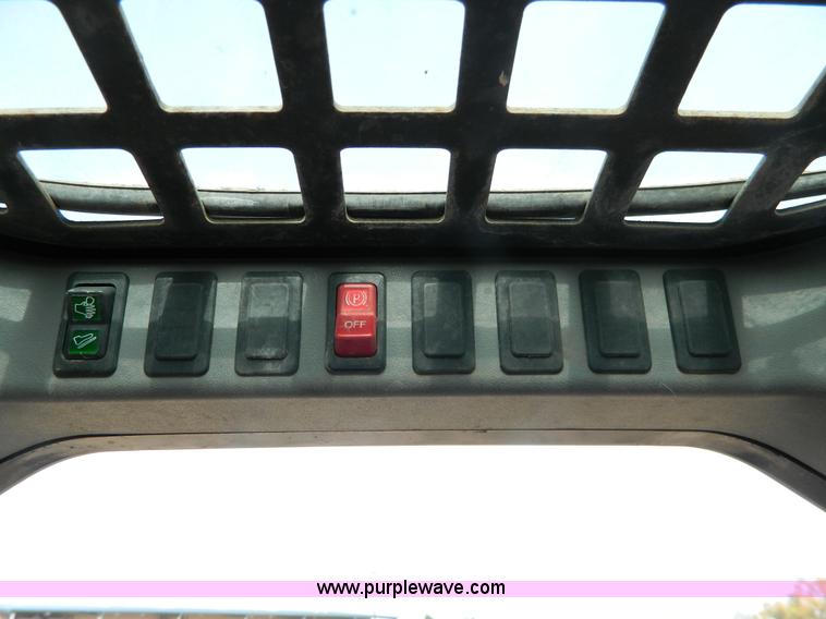 image for item D4838 2004 Bobcat S175 skid steer