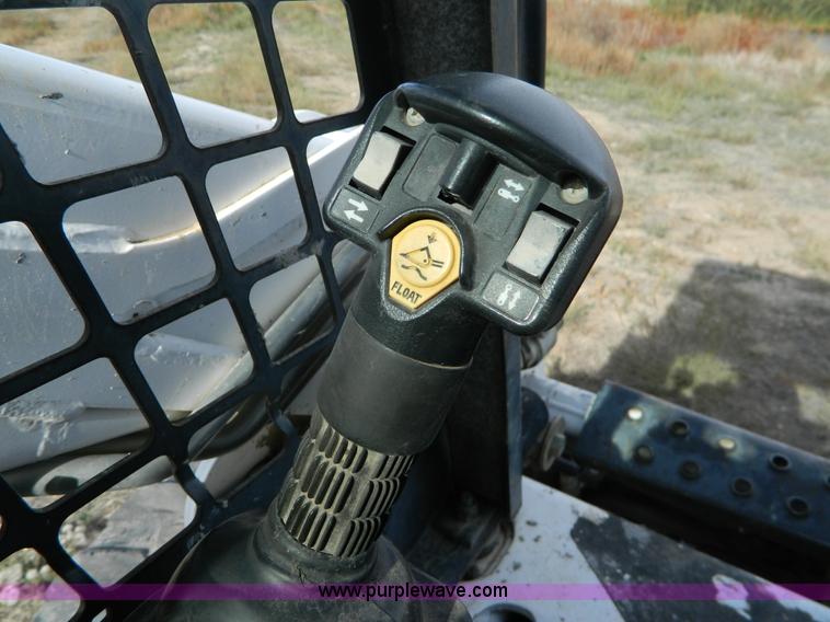 image for item D4838 2004 Bobcat S175 skid steer