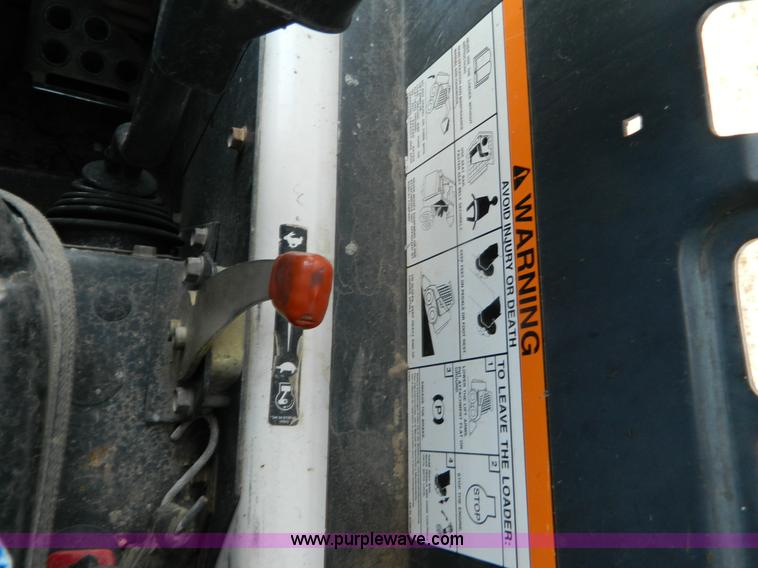image for item D4838 2004 Bobcat S175 skid steer