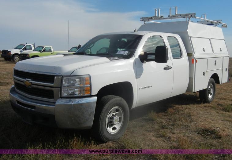 image for item D4839 2008 Chevrolet Silverado K2500HD Extended Cab pickup truck
