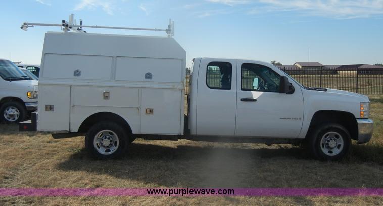 image for item D4839 2008 Chevrolet Silverado K2500HD Extended Cab pickup truck