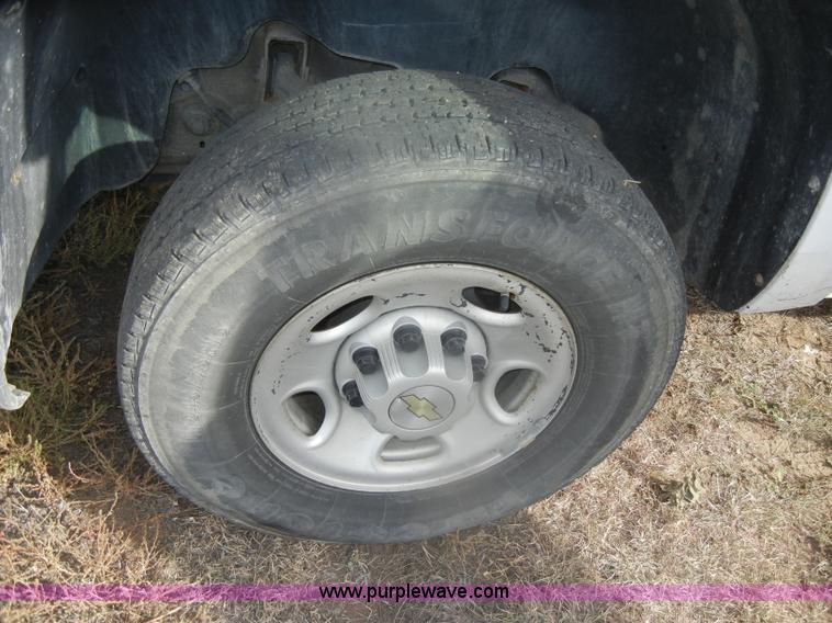 image for item D4839 2008 Chevrolet Silverado K2500HD Extended Cab pickup truck