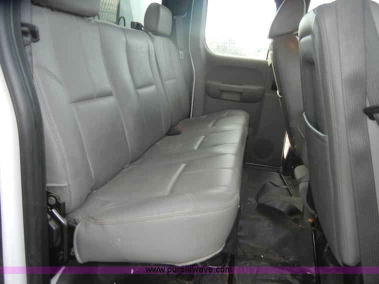 image for item D4839 2008 Chevrolet Silverado K2500HD Extended Cab pickup truck