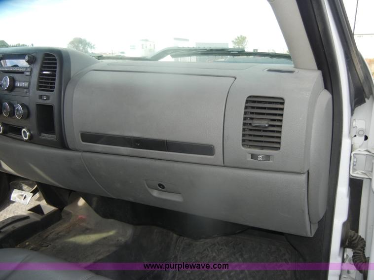 image for item D4839 2008 Chevrolet Silverado K2500HD Extended Cab pickup truck