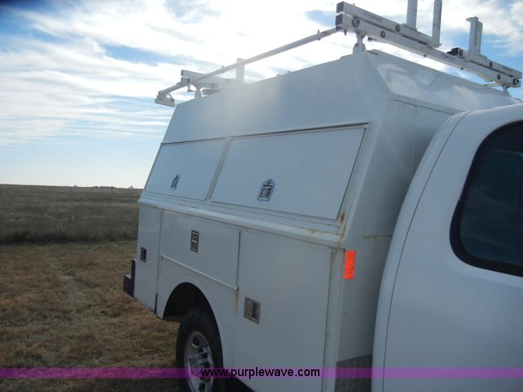 image for item D4839 2008 Chevrolet Silverado K2500HD Extended Cab pickup truck