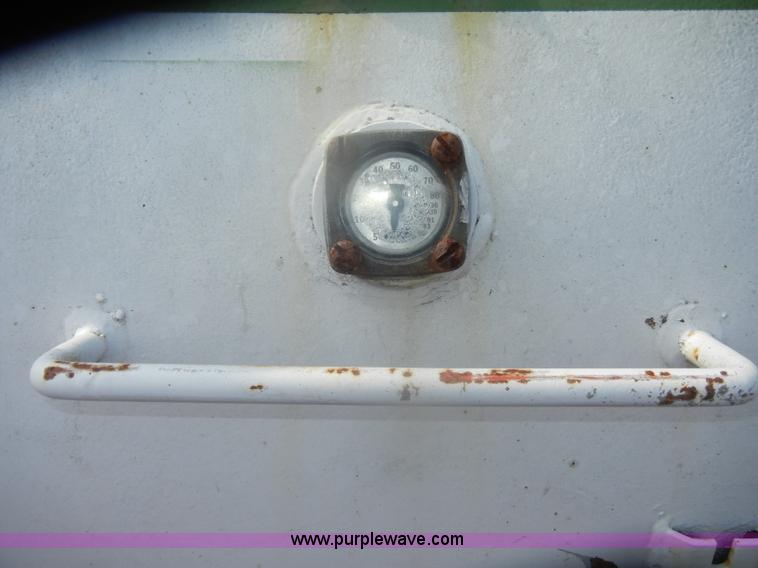 image for item D4874 Texas Welding 400 gallon propane tank