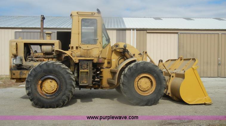 image for item D4929 1972 Caterpillar 966C wheel loader