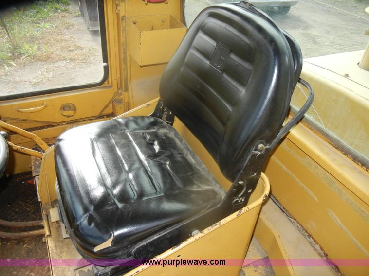 image for item D4929 1972 Caterpillar 966C wheel loader