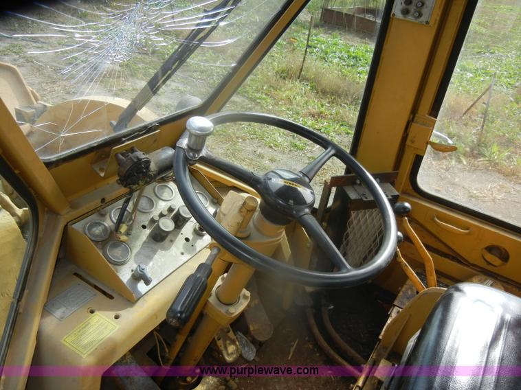 image for item D4929 1972 Caterpillar 966C wheel loader