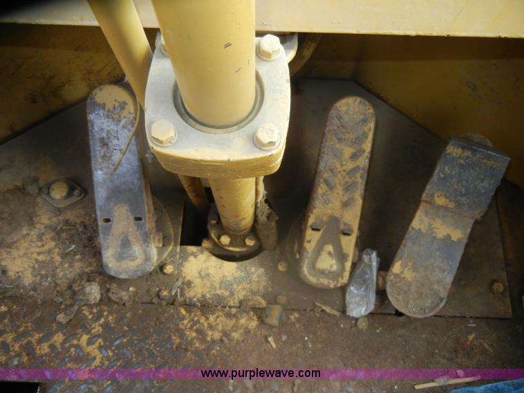 image for item D4929 1972 Caterpillar 966C wheel loader