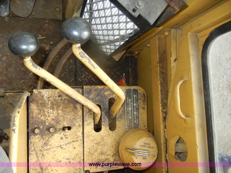 image for item D4929 1972 Caterpillar 966C wheel loader